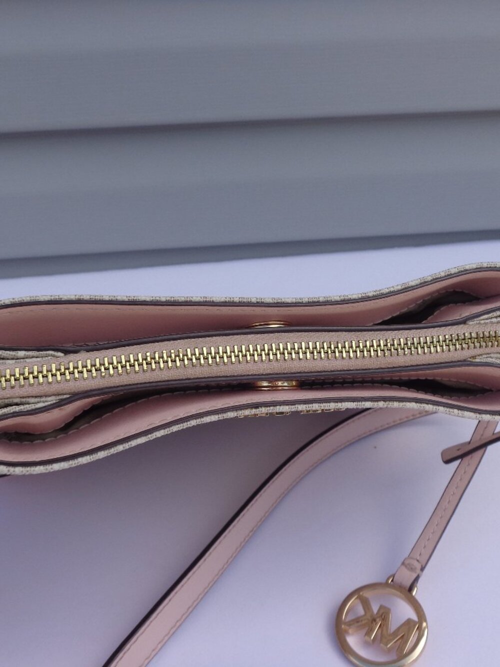 Michael Kors Nicole Triple Compartment Vanilla Pink Crossbody Ballet Bag - Picture 3 of 13